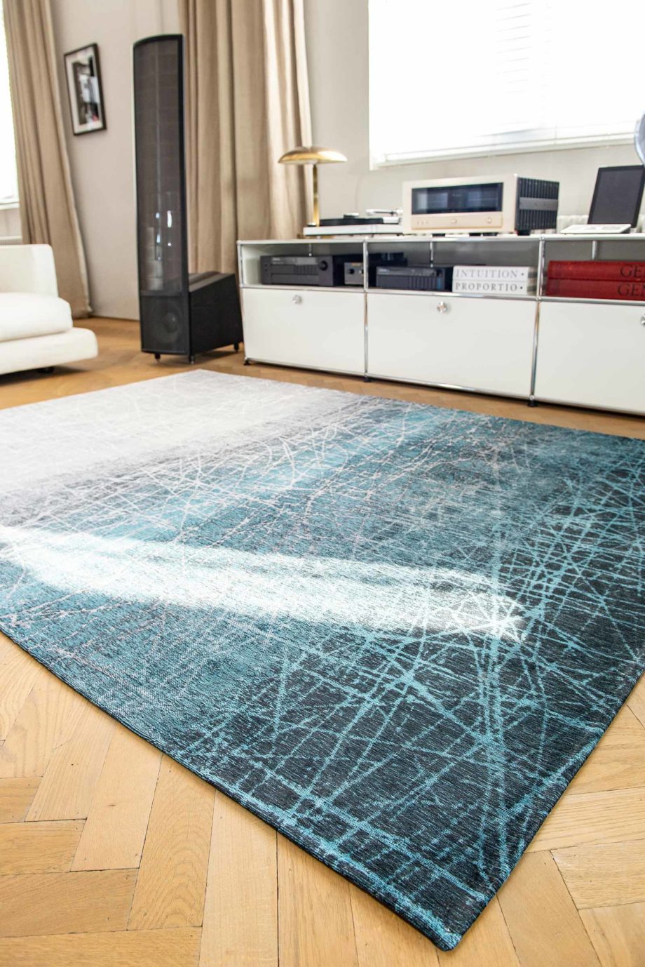 Louis De Poortere rug LX 8877 Mad Men Fahrenheit Polar Vortex interior 4