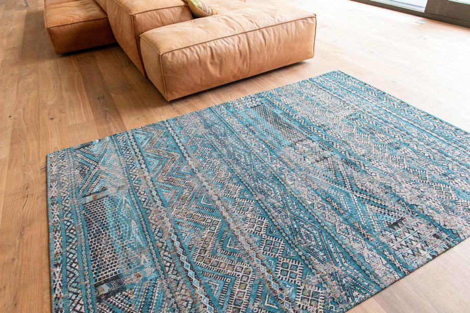 Louis De Poortere rug LX 9110 Antiquarian Kilim Zemmuri Blue interior 6