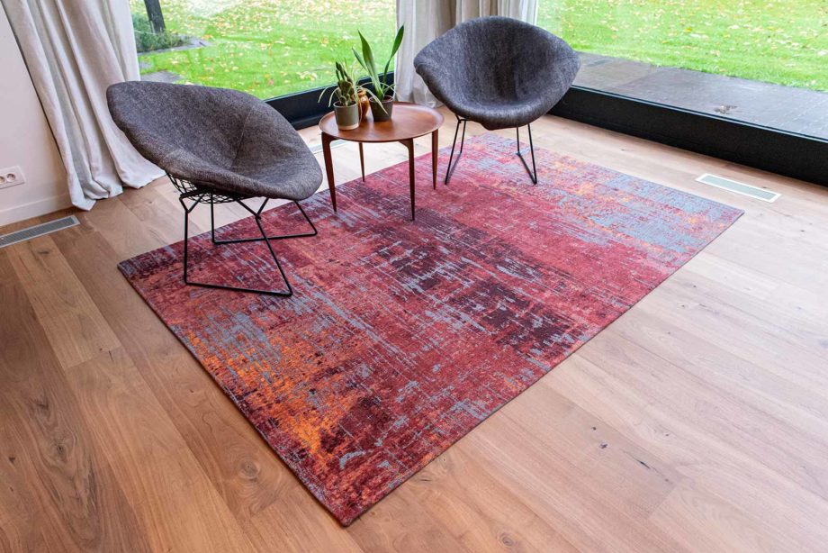 Louis De Poortere rug LX 9125 Atlantic Streaks Nassau Red interior 1