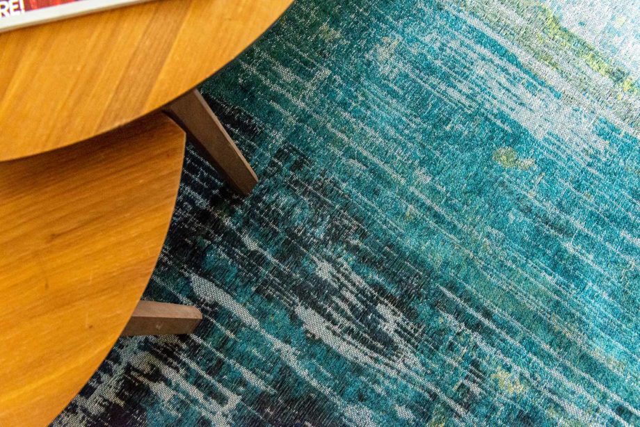 Louis De Poortere rug LX 9126 Atlantic Streaks Glen Cove interior 9