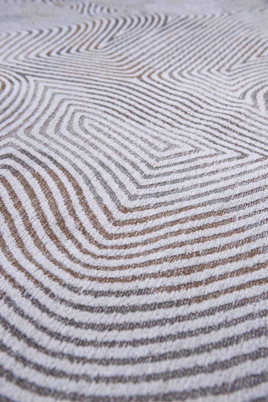 Louis De Poortere rug LX 9228 Meditation Coral Oyster White zoom 3