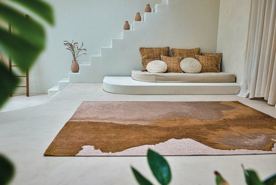 Louis De Poortere rug Meditation Lagoon 9326 Chestnut interior 1