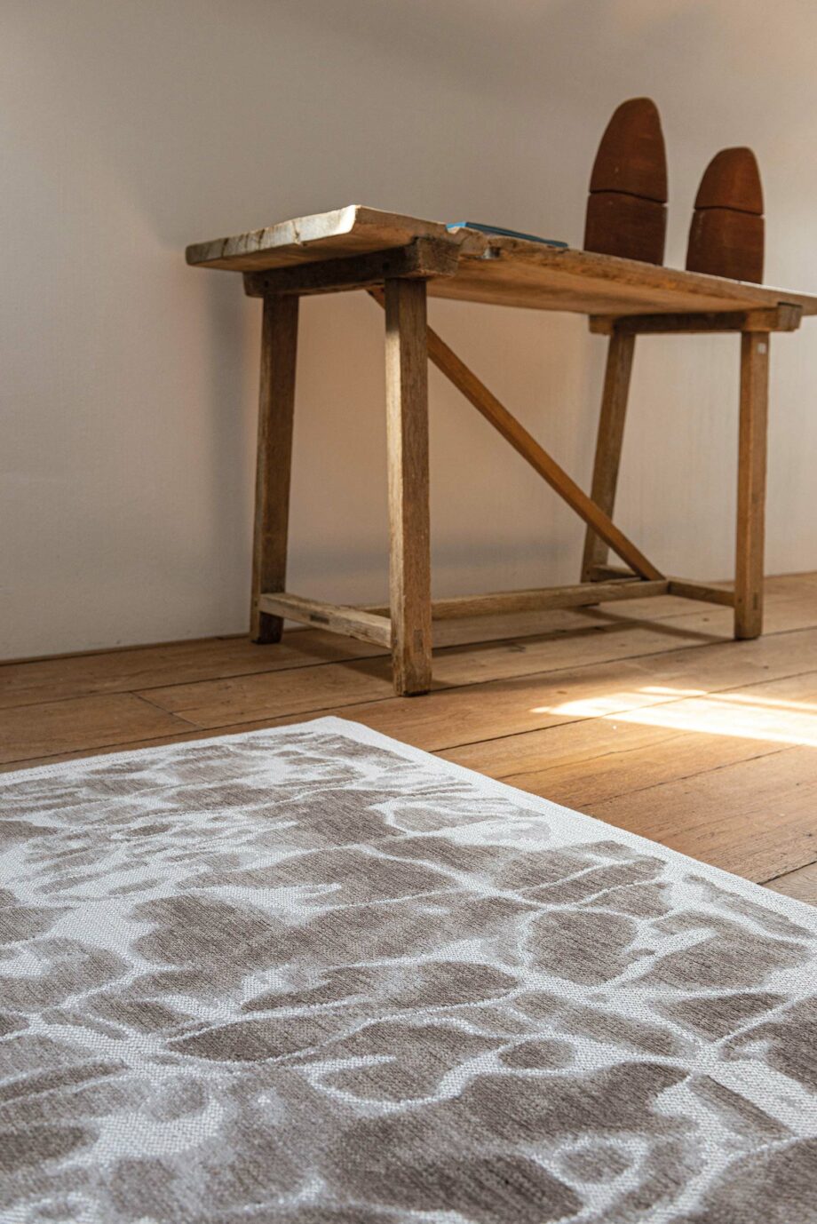 Louis De Poortere rug Meditation Swim 9353 Grit interior 1