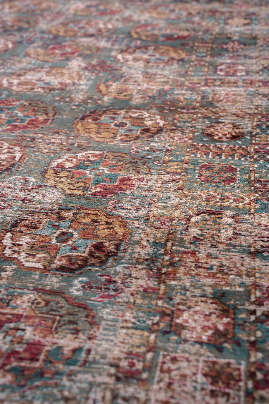 Louis De Poortere rug Antiquarian Kasak 9845 Almati zoom vertical