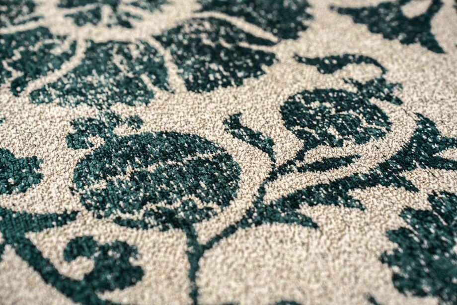 Louis De Poortere rug Antiquarian Suzani 9733 Notos zoom 4