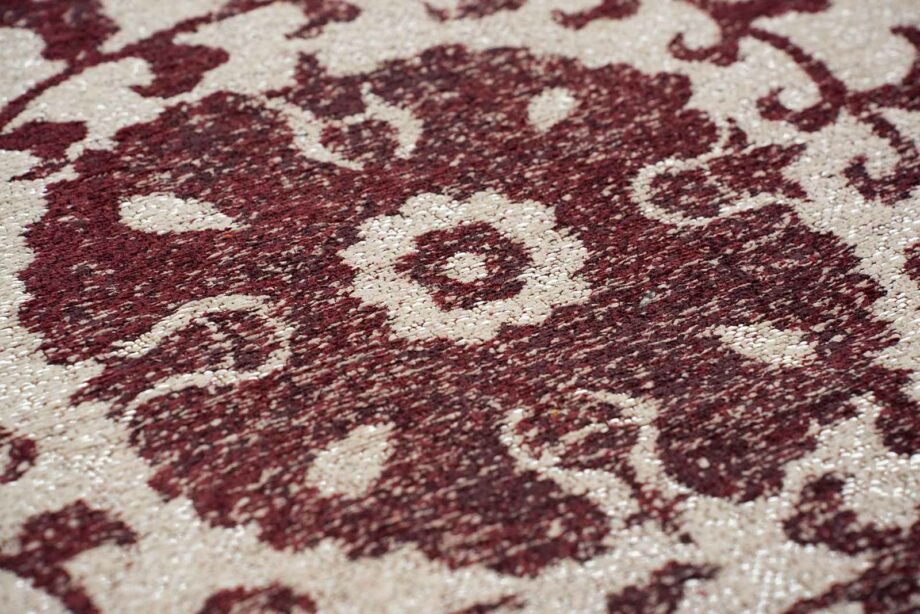 Louis De Poortere rug Antiquarian Suzani 9734 Zephyr zoom 4