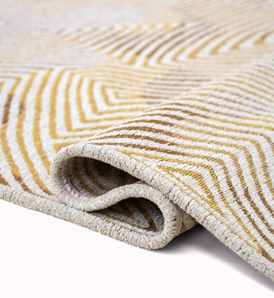 Louis De Poortere rug Meditation Coral 9799 Yellowhippy fold