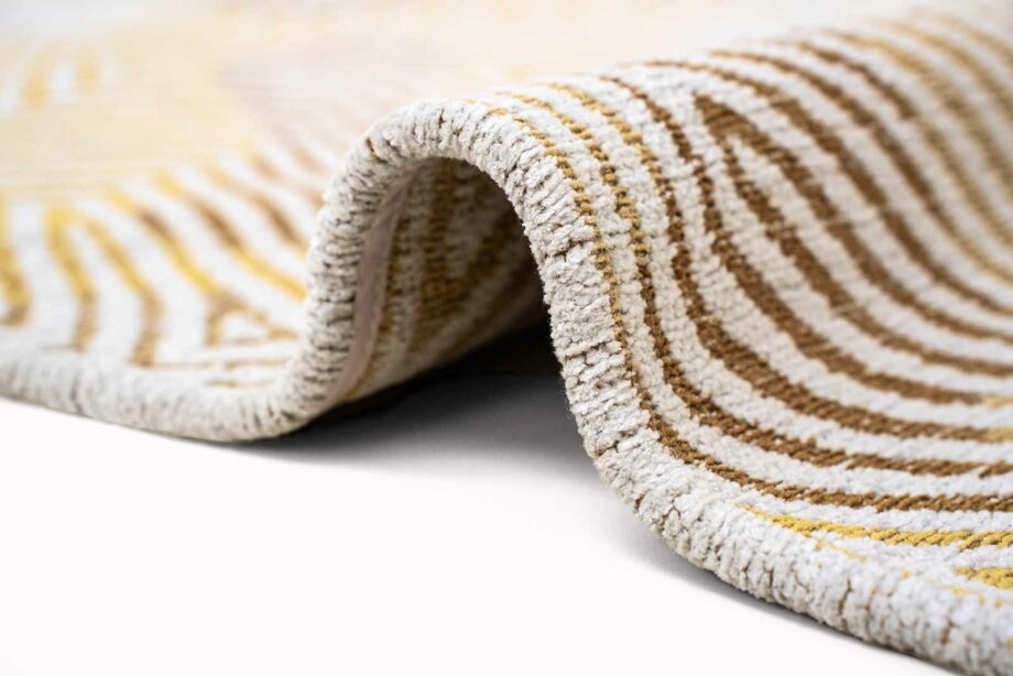 Louis De Poortere rug Meditation Coral 9799 Yellowhippy upfold