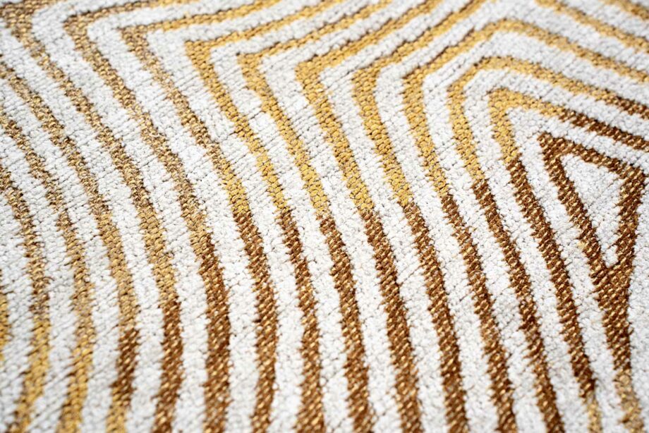 Louis De Poortere rug Meditation Coral 9799 Yellowhippy zoom 3
